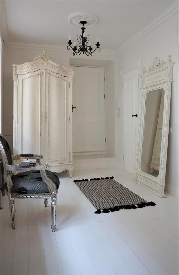 Shabby Chic - Apartment In The Heart Of Vilnius Old Town Εξωτερικό φωτογραφία
